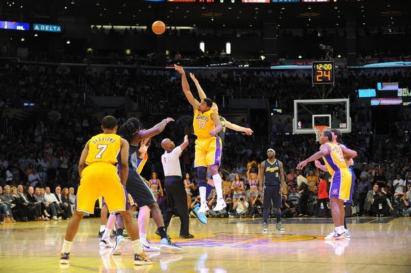 体育全国田径锦标赛：吴艳妮夺女子100米栏冠军